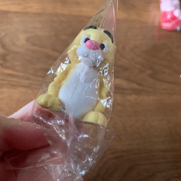 Great Cake toppers Winnie the Pooh & Friends set of 8 figures. Apprx 2 in tall - Picture 9 of 10